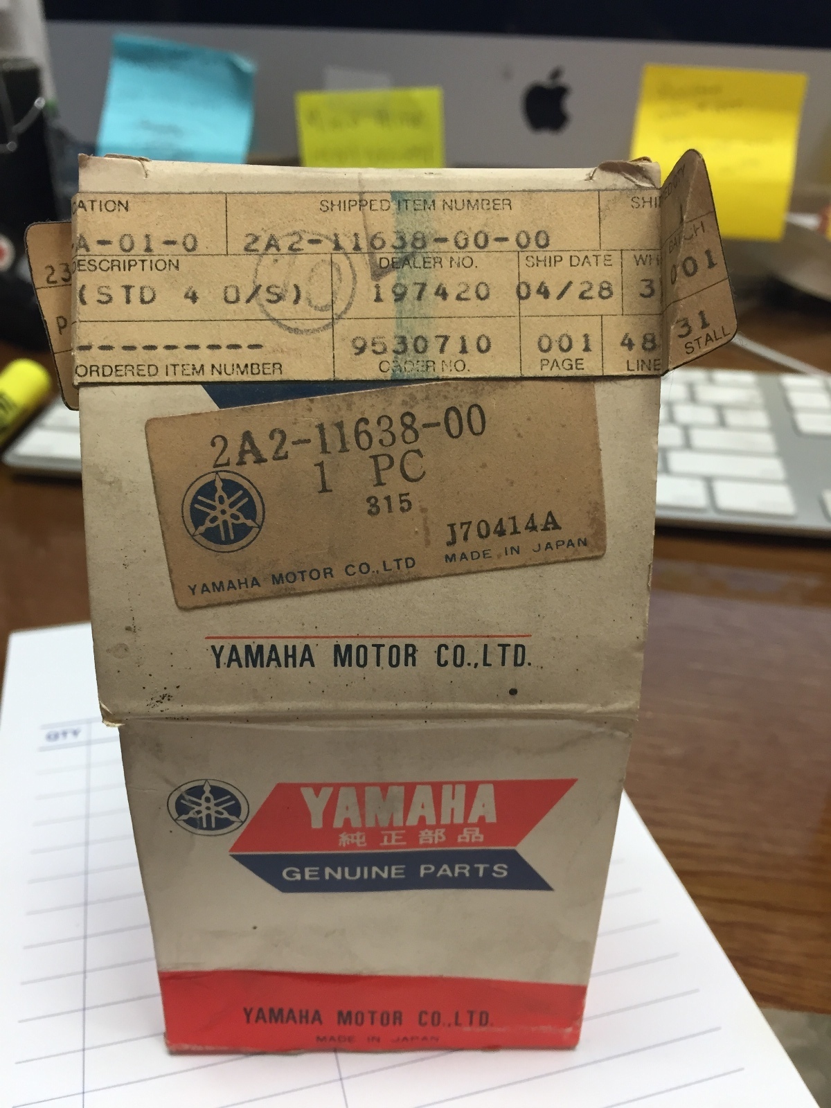 2PCS Yamaha OEM NLA 2ND & 4TH OVER pistons 2A211636/11638 19781982