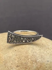 UNIQUE MARCASITE RING set in 925 STERLING SILVER FAST FREE SHIPPING !!