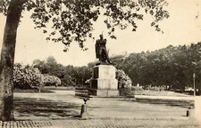 *36027 postcard Metz - esplanade - monument of Marshal Ney