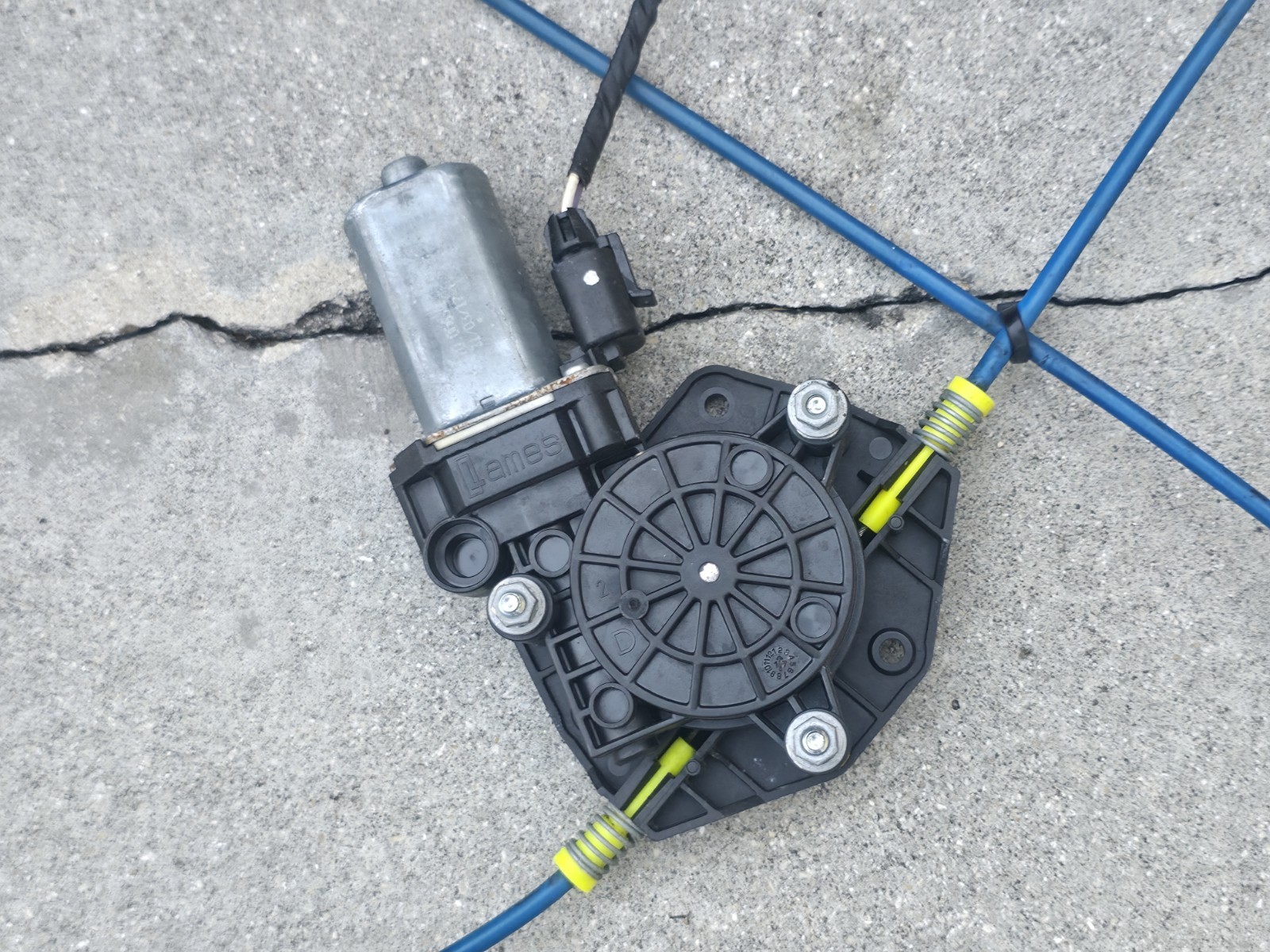 Maserati GranTurismo 2008-2018 Front Left Window regulator P/N 069914400