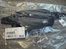 BNWT ALO YOGA Explorer Fanny Pack Black $94