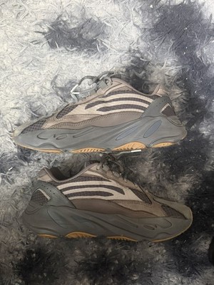 Size 9.5 - adidas Yeezy Boost 700 V2 Geode