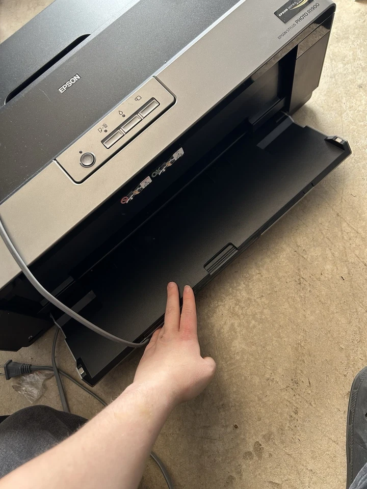 Epson Stylus Photo R1900 Digital Inkjet Printer Wide Format FOR PARTS *UNTESTED* - Image 2 of 4