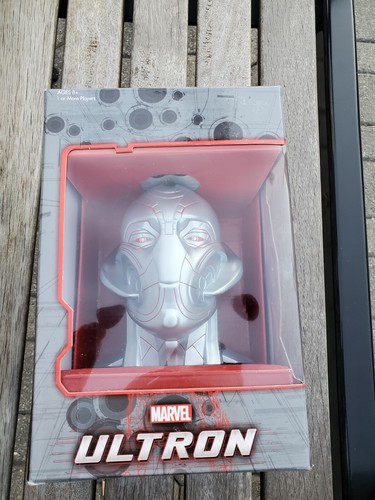 The Avengers Age of Ultron Yahtzee Dice Game Age Of Ultron Collectors Edition - Picture 3 of 6