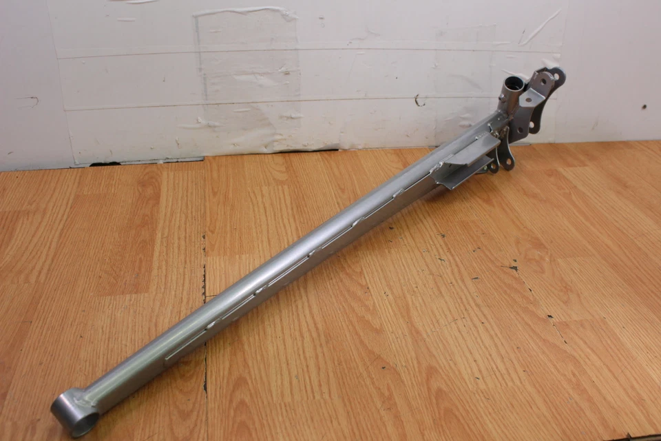 Ski-Doo Summit 800 2003 brazo de arrastre derecho Foto 4 de 4