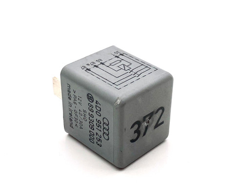 Relais Kraftstoffpumpe Nr. 372 4D0951253 Volkswagen Audi