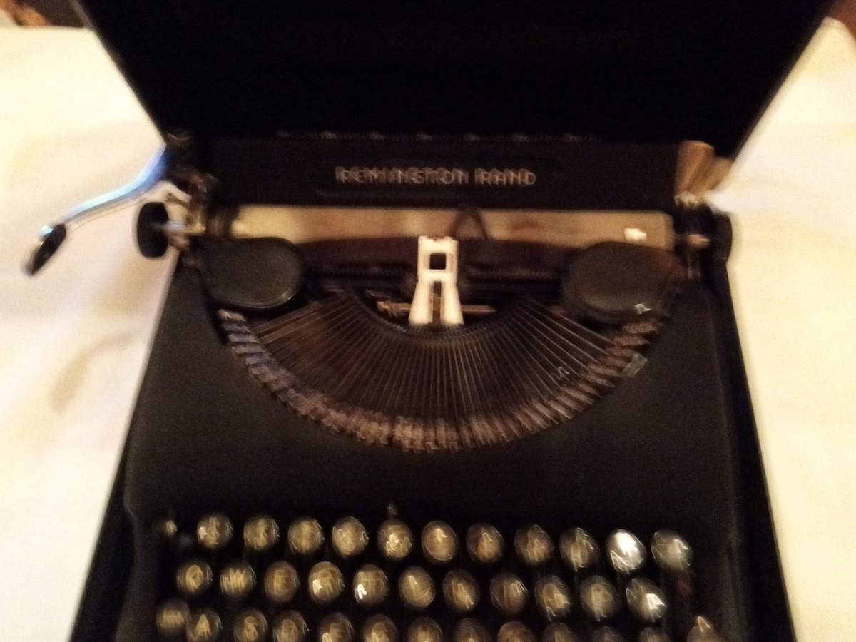 1945 Remington Rand Deluxe Model 5 Typewriter with Case and Key