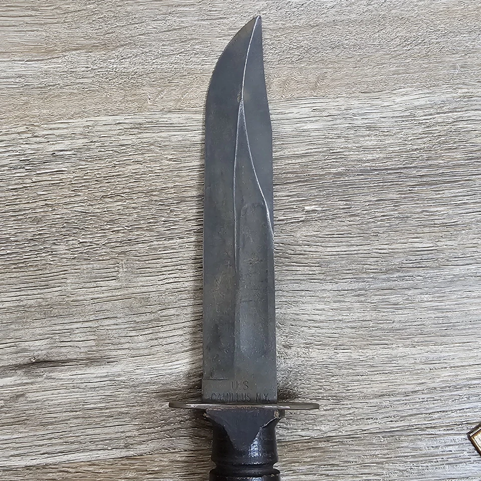 Vintage Camillus Fixed Blade Fighting Knife USMC With Sheath  - Image 3 of 4