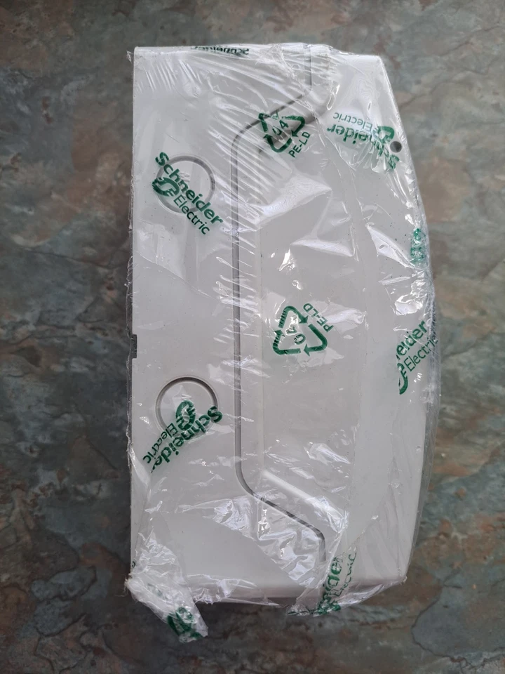 Merlin GERIN 13976 Kaedra 4 MOD waterproof mini-enclosure. - Image 2 of 3