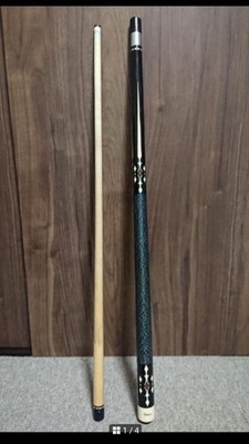 Adam Williams 301 Cue 2009 w/ Mezz Case & Weight Bolts Slightly warped