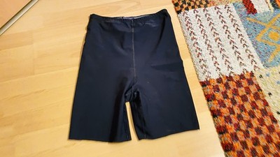 VIOLETA BY MANGO Hose FORMEND FIGUR Hot Pants RADLER Größe M TOP sexy sportlich