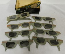 VINTAGE BOX POLAROID 721 E 3-D CARDBOARD GLASSES