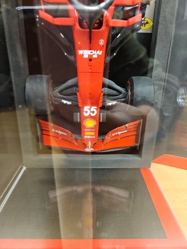 Looksmart Ferrari LS18F1036 1:18 SF21 #55 Carlos Sainz Jr Bahrain GP 2021 - Picture 8 of 11