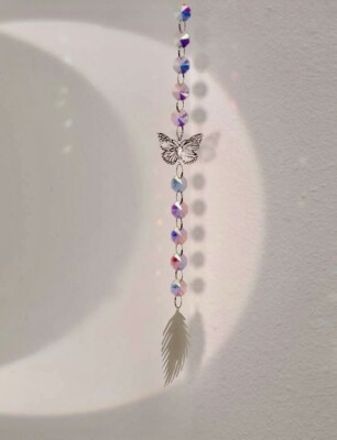 SCHÖNER ''''IMMER IN DER NÄHE'''' SCHMETTERLING & FEDER KRISTALL SONNENFÄNGER, BOHO HAUSDEKORATION