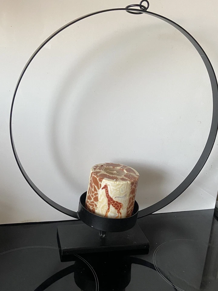 Wrought Metal Circle design pillar lantern 44 cm - Image 3 of 4