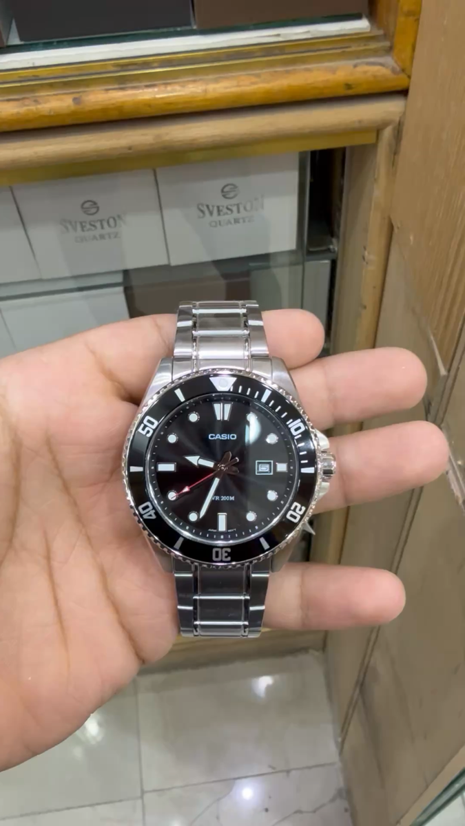 【中古】 モルディブ TRAVEL DIVER1 Casio MDV-107D-1A1VDF Diver Watch 200M Black Dial | 100% Original