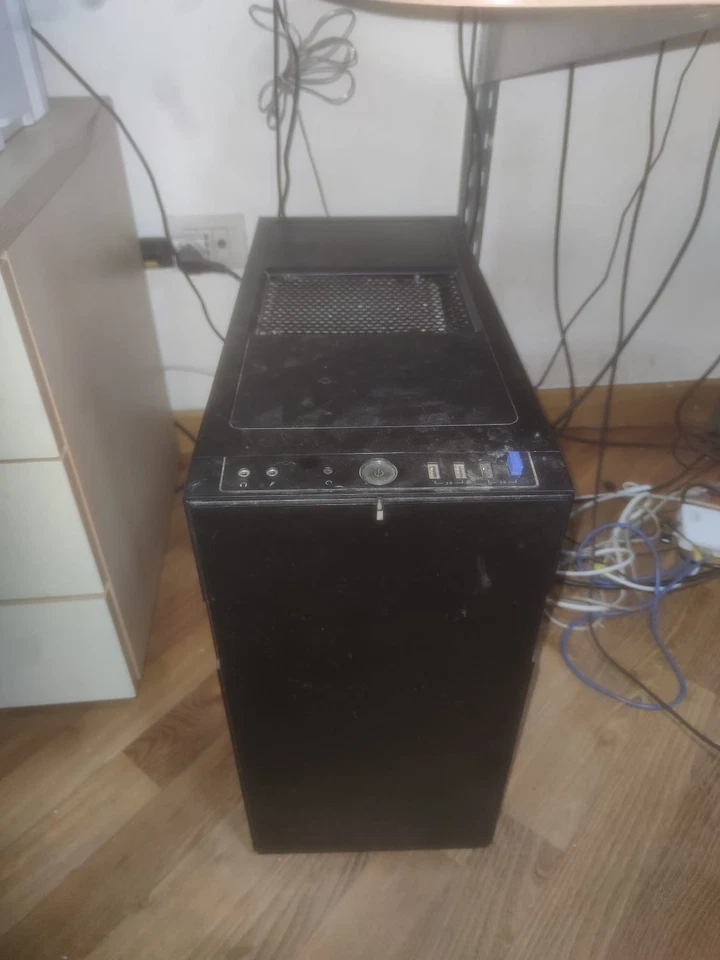 PC Gaming i7‑7700K / GTX 1080 / 16 GB DDR4 – Case Fractal R5 - Immagine 3 di 4