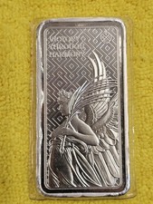 2022 St. Helena 10 oz Silver Standing Britannia Rectangular Coin