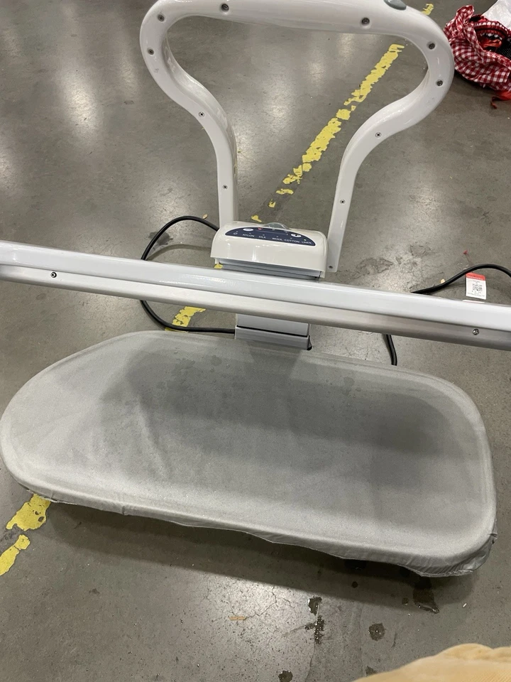 Prensa de vapor electrónica SINGER Magic ESP-2 con gran superficie de prensado de 26" Foto 2 de 4