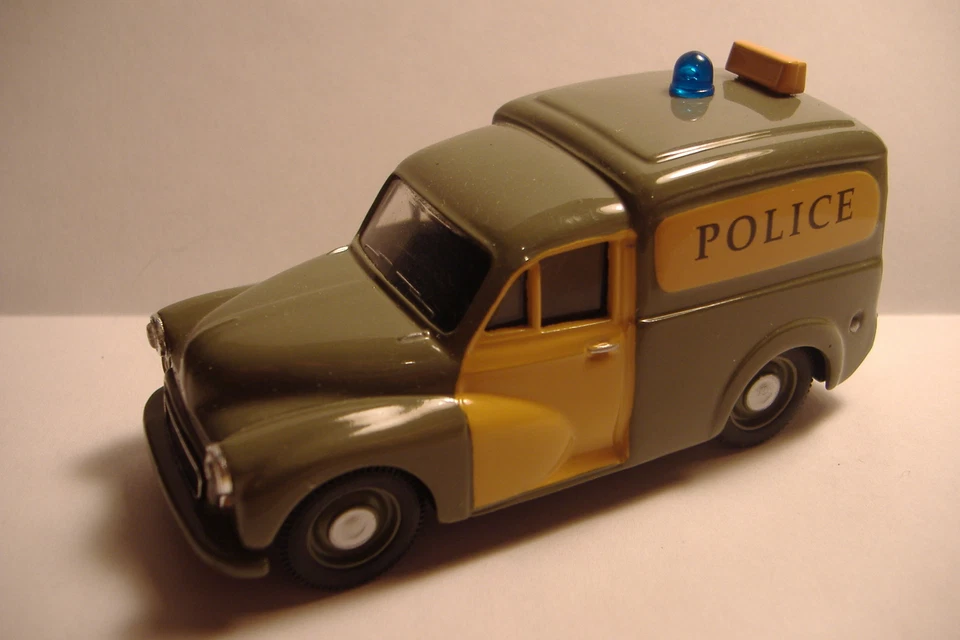 ~CORGI~POLICE~96855~MORRIS 1000 VAN WILTSHIRE~MADE IN CHINA~WITH BOX~ - Image 3 of 4
