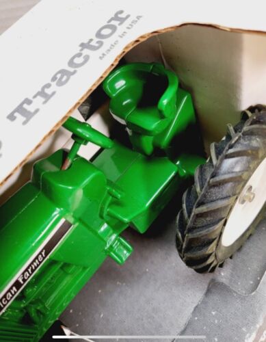 ERTL Scale Models Green Row Crop Tractor Die Cast Metal 1/16 Scale #911 - Picture 4 of 15