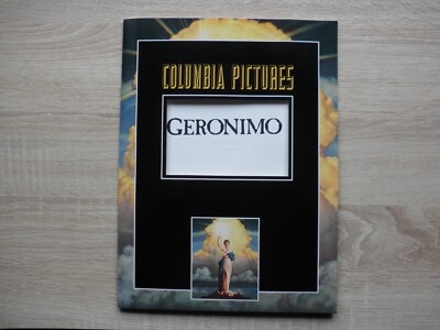 Presseheft - Geronimo - Matt Damon - Jason Patric - Wes Studi + 6 Pressefotos 