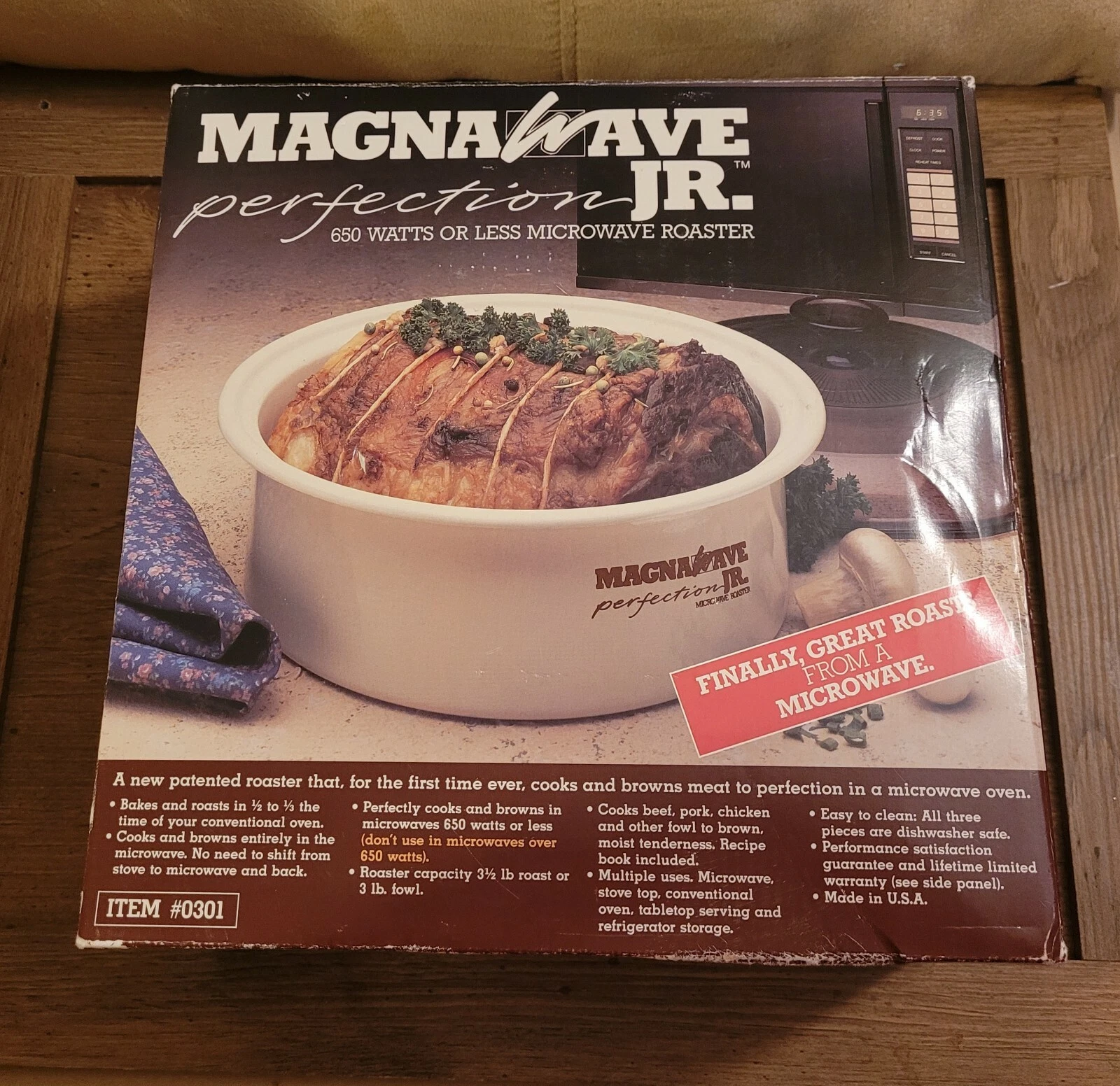 Vintage MagnaWave Perfection Jr Microwave Roaster & Oven Roasting Pan, Rack, Lid