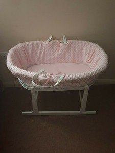 moses basket pink with stand