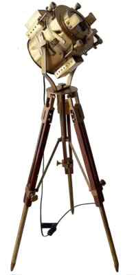 Searchlight Nautische Spotlight-Stehlampe mit Holzstativ, dekorativ für Zuhause