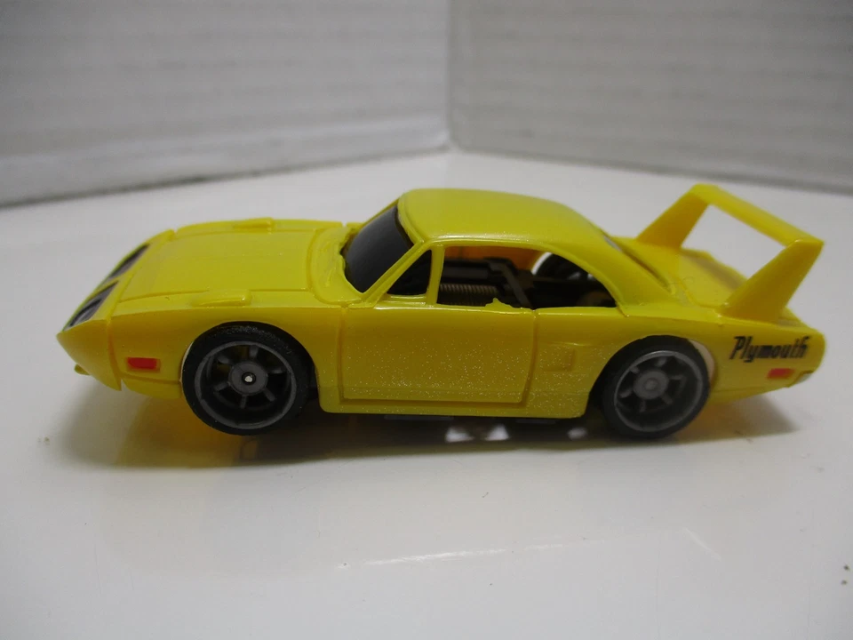 Hot Wheels Mattel Magnum 440X2 #H8596 PLYMOUTH SUPERBIRD (Set Car) WORKS - image 2 of 4