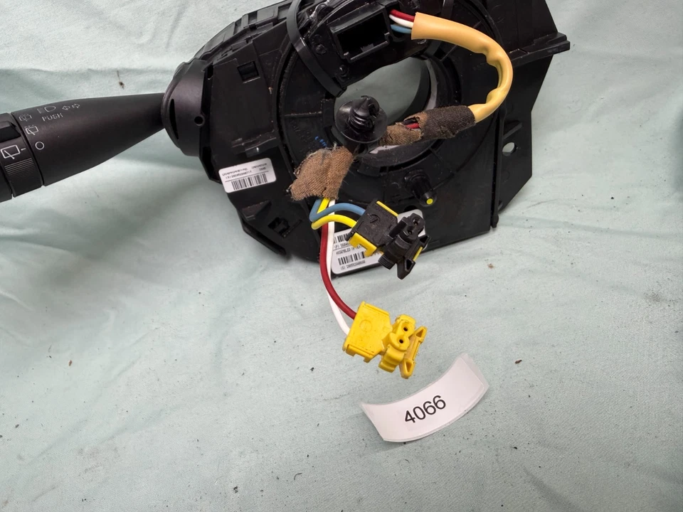 Dodge Grand Caravan Town Country 2011-20 reloj resorte intermitente 56046496ae Foto 2 de 4