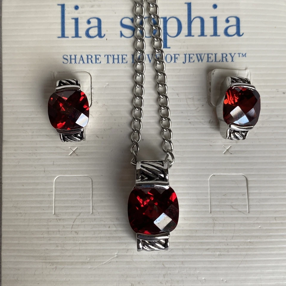 Pendientes Colgantes Lia Sophia Lisa Rojo Corte Cojín Circonita Tono Plateado Antiguos ¡Tan Raro! Foto 2 de 4