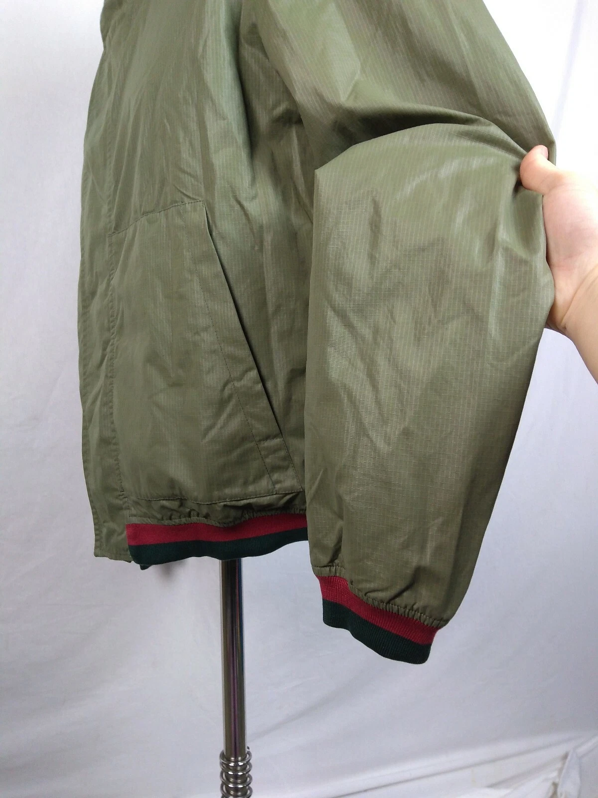 GUCCI PARKA CLASSICO LOGO BOTTONI A PRESSIONE GIACCA A VENTO CON CAPPUCCIO VERDE ROSSO UOMO 50