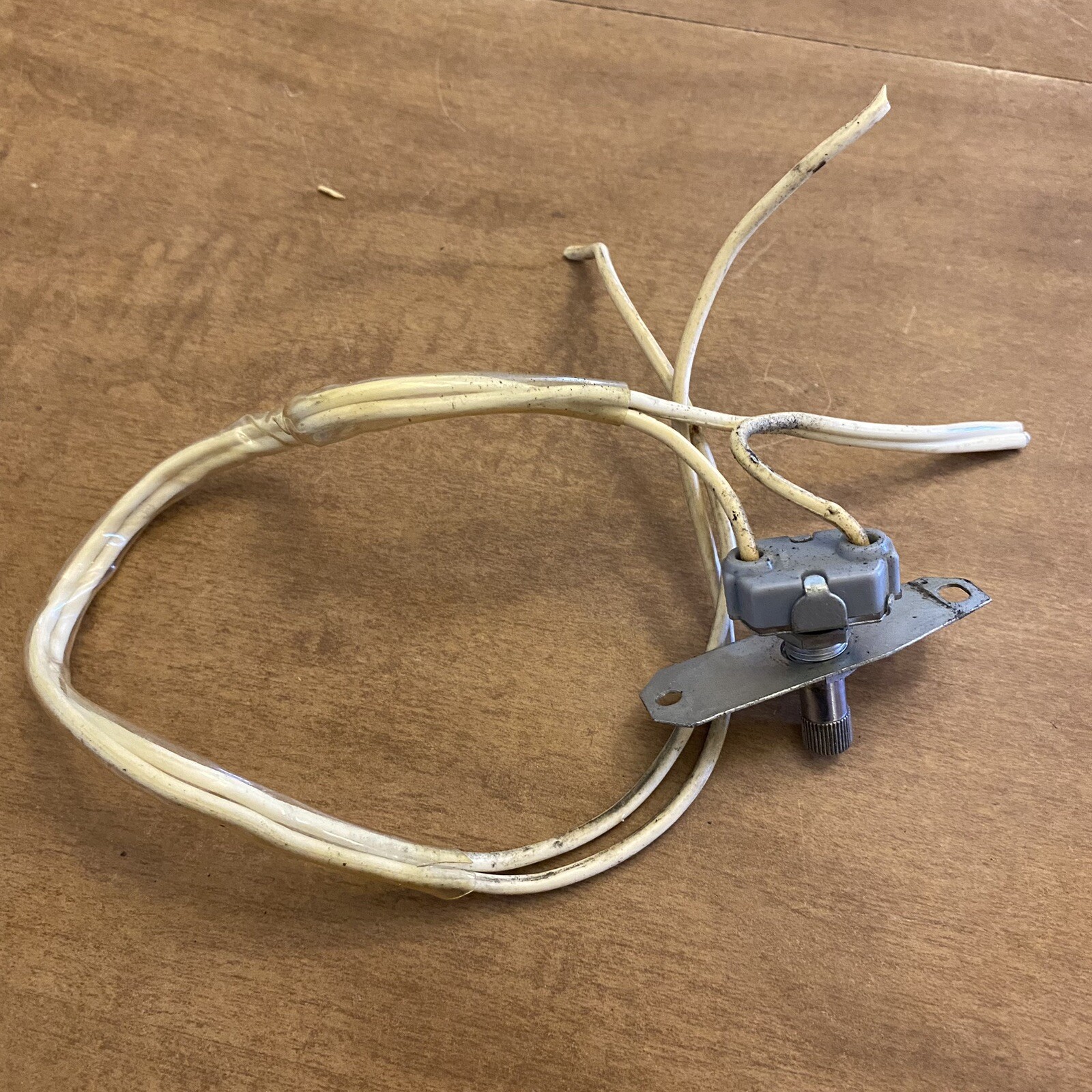 Universal Deluxe Sewing Machine SAMB Replacement OEM Part On Off Switch