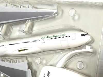 航空機・ヘリコプター Herpa 1/200 A340-300 Air Madagascar Herpa 1/200 Airbus A340300 Air Madagascar model | eBay