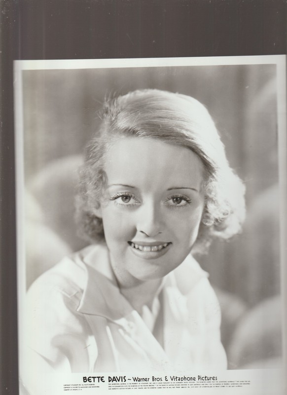8X10 B&W   PHOTO OF-CLOSE   UP-BETTE DAVIS