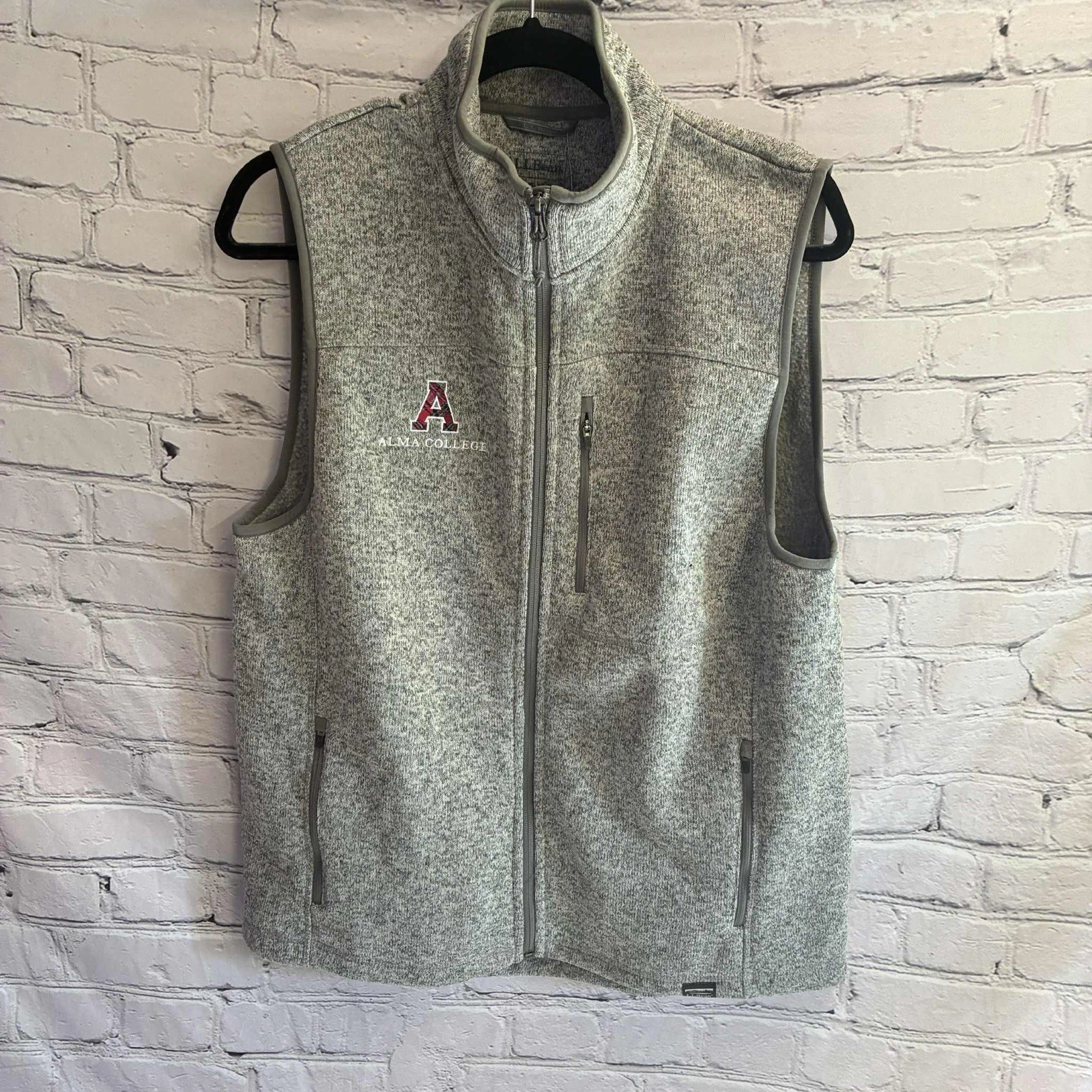 LL Bean Alma College Full Zip Up Pockets Gray Sweater Vest Size Medium Reg NWT
