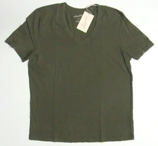 Women's Universal Thread V-Neck Tee Shirt - Green - M