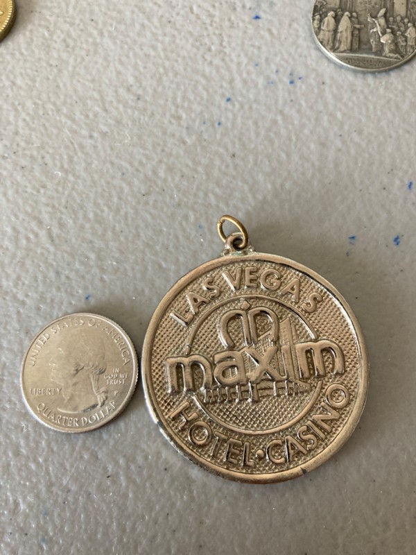 LAS VEGAS  MAXIM  HOTEL CASINO MEDAL TAG WEIGHS 26 GRAMS