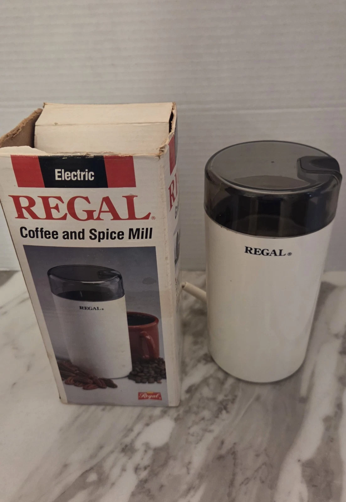 Vintage REGAL Coffee and Spice Mill Grinder Food Preparer Model K7450 TESTED