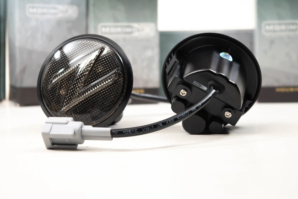 Luces de señalización laterales LED de humo negras Morimoto LF0561 para Nissan 370Z 2009-2020 Foto 3 de 4