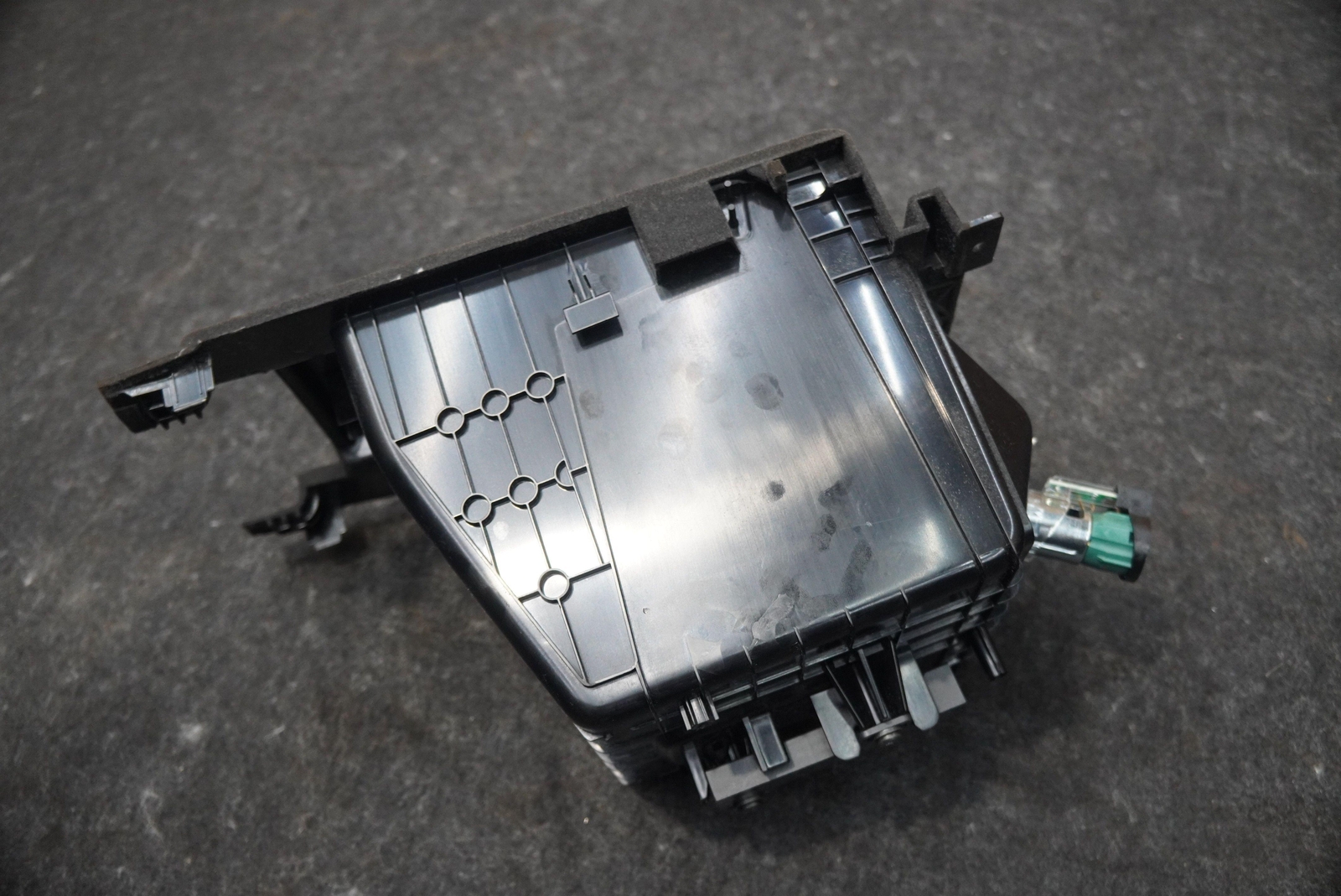 Center Console Storage Box Compartment Bin 670193509 Maserati Grecale Modena 23