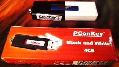 PConKey USB-Stick: Black & White 4GB mit Rettungssystem Direktstart PCgo-Edition