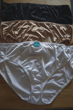 VANITY FAIR LOT OF THREE NYLON BLEND HI LEG SMOOTHING BRIEFS/SIZE 5XL 12 /NWOT