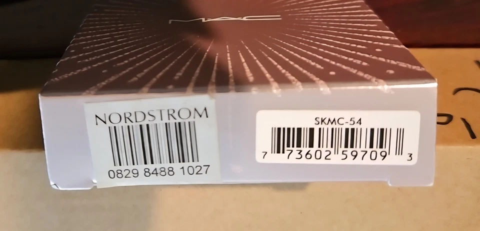 MAC Let It Glow Limited Edition Holiday Highlighter New In Box - Image 3 of 4