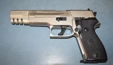 Vintage RWS C225 .177 4.5mm Caliber Co2 Air Pistol Sig Sauer P225 Replica