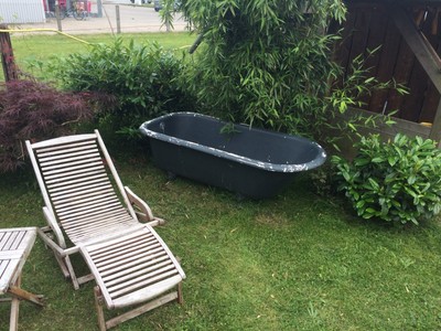 alte freistehende Badewannen auf Löwenfüssen Vintage ...