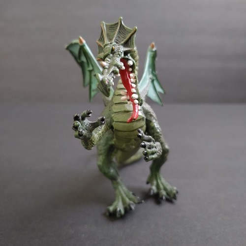 Plastoy Winged Dragon Figure Green Fantasy Diorama Toy 7.5" - Picture 6 of 12