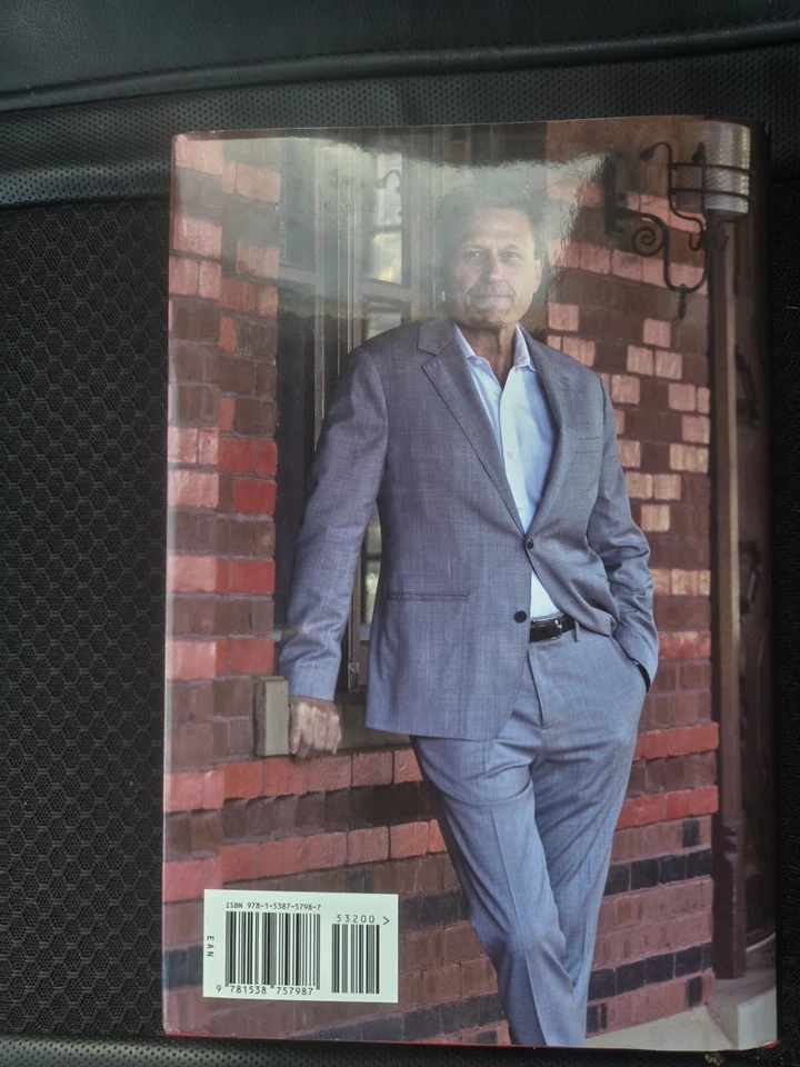 Nash Falls Brand New Book From David Baldacci Foto 2 de 2