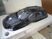 KYOSHO 1/18 Masterpiece Collection Cadillac SRX Crossover Gray As-is, Cannot be